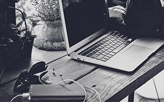 娱乐圈出轨频发背后原因揭秘，网友热议围观姿势