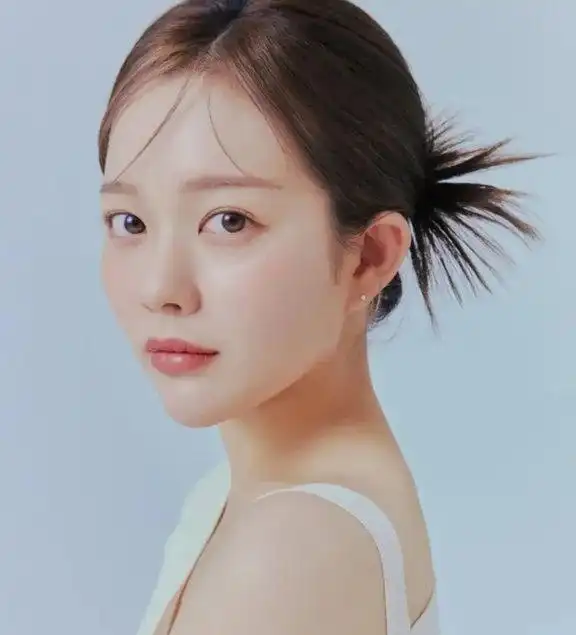 郑知苏外貌变化_韩剧整容女明星_韩娱圈外貌争议